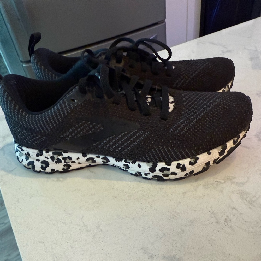 Brooks Black Running Shoes with Patterned Sole